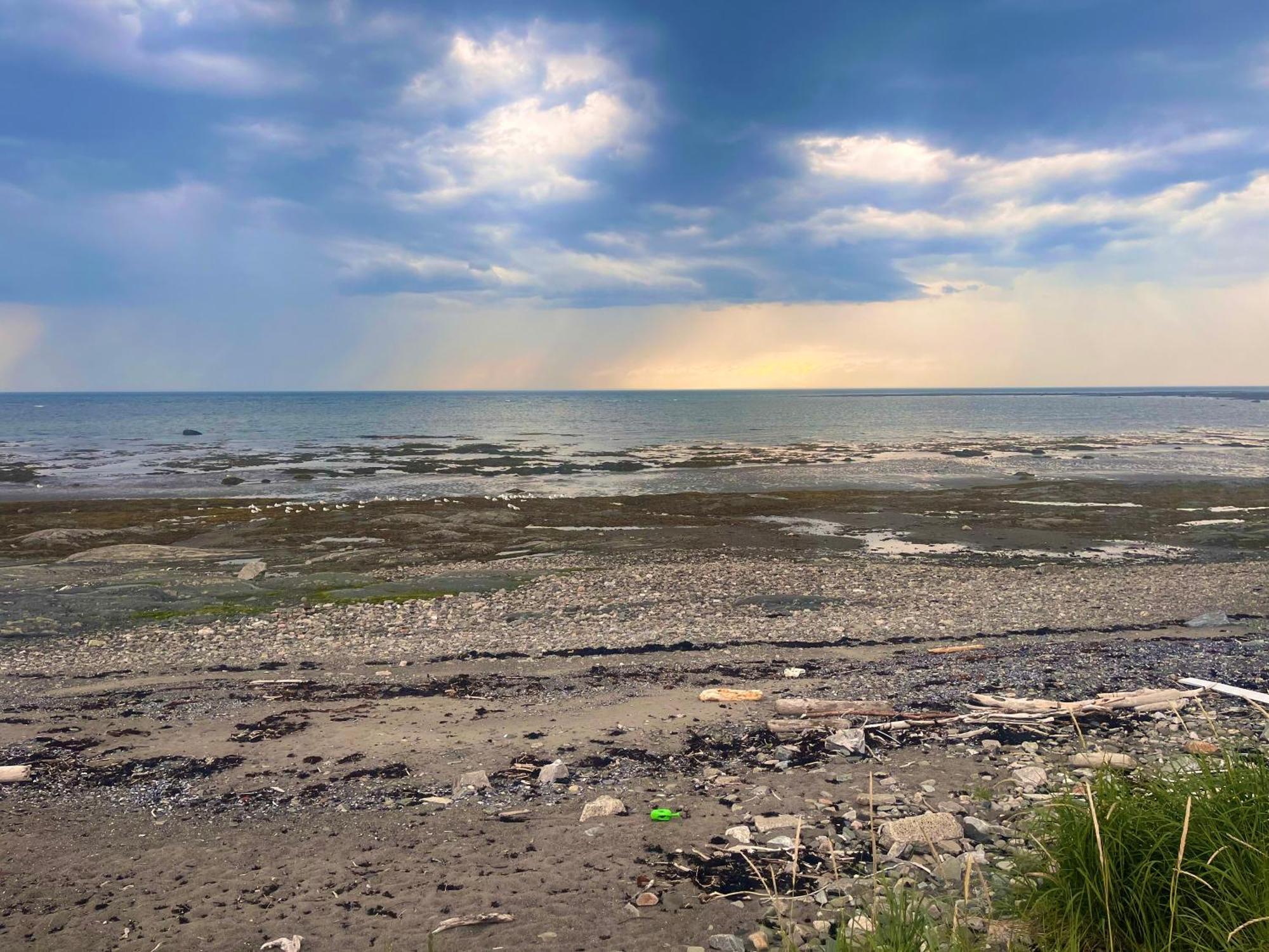Gite De La Baie Hatee Bic Exterior photo